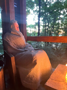 treetop-retreat-ohio-room-firepit fun