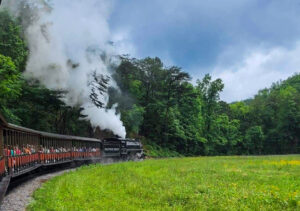 Dollywood Tennessee train ride through the Smoky Mountains