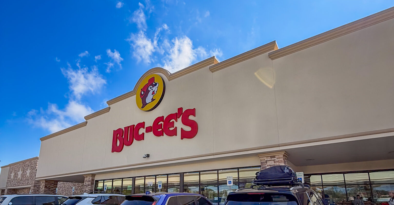 Buc-ee’s Gatlinburg store exterior
