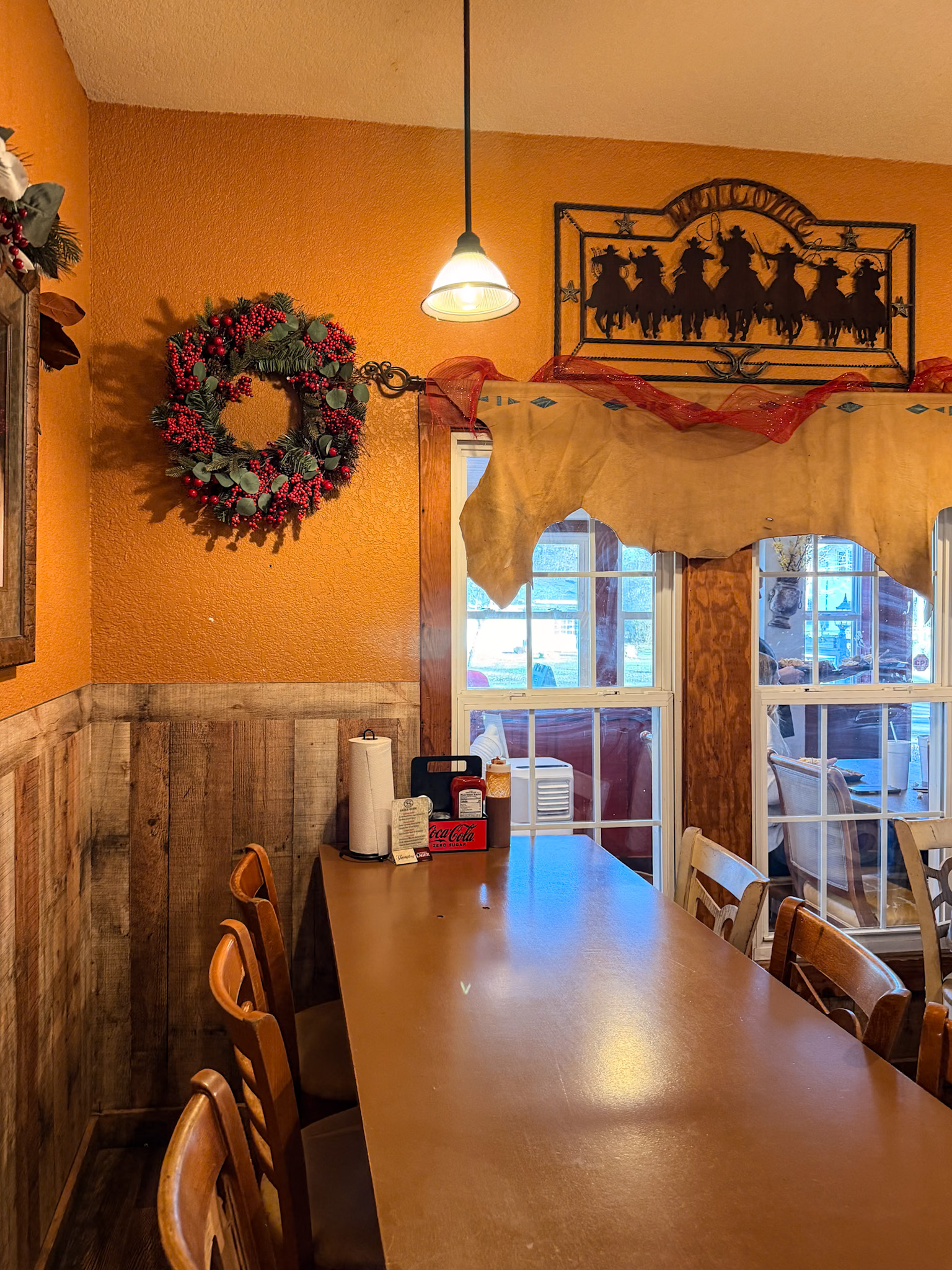 Haywood Smokehouse Review Waynesville location interior