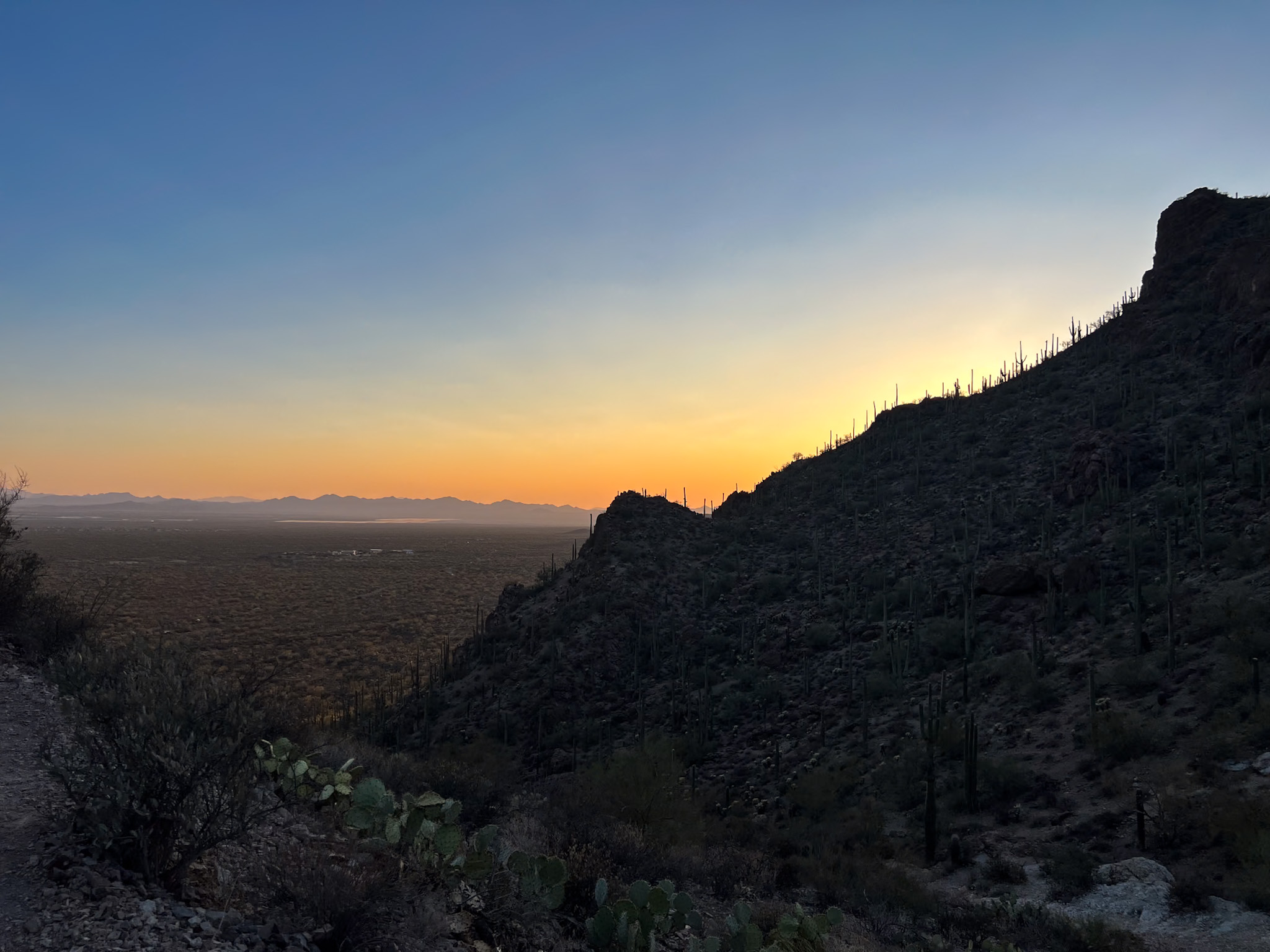 Tucson for first timers enjoying Gates Pass sunset