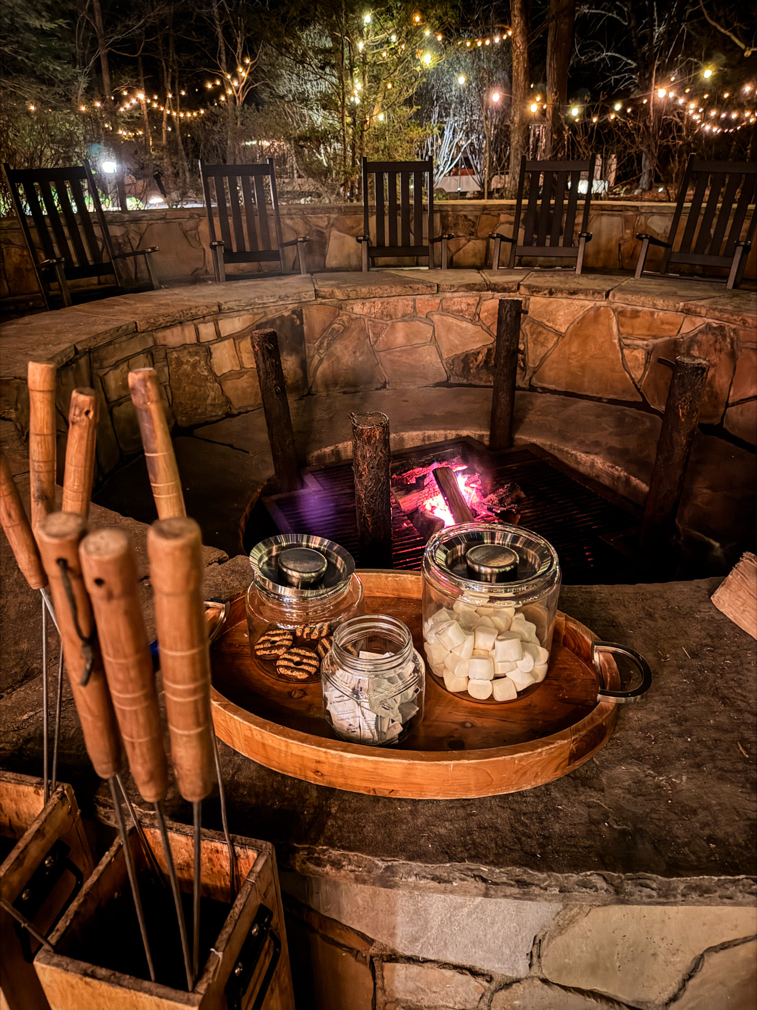 RT Lodge restaurant outdoor firepit s’mores