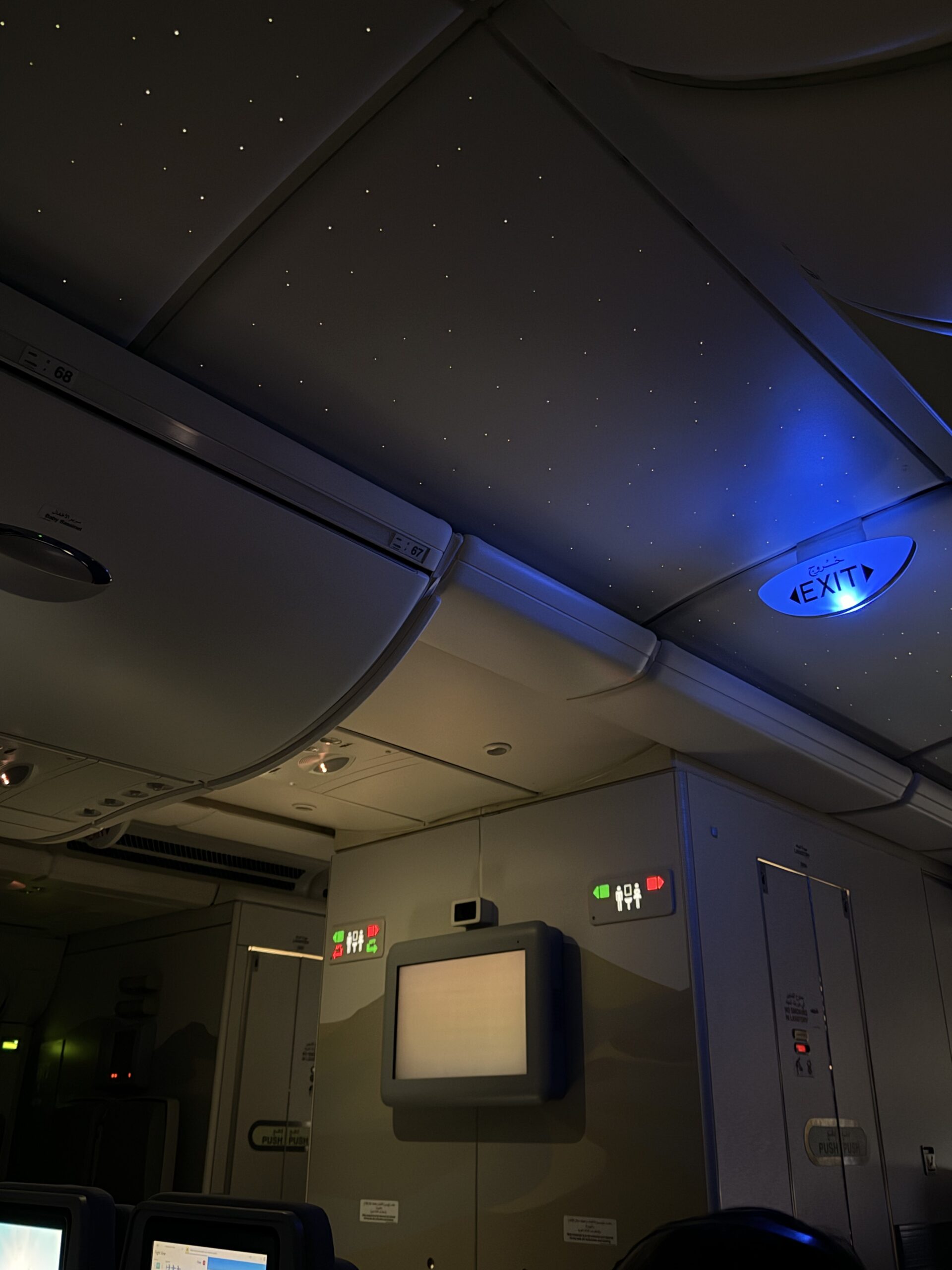 Emirates flight to Dubai review cabin lighting