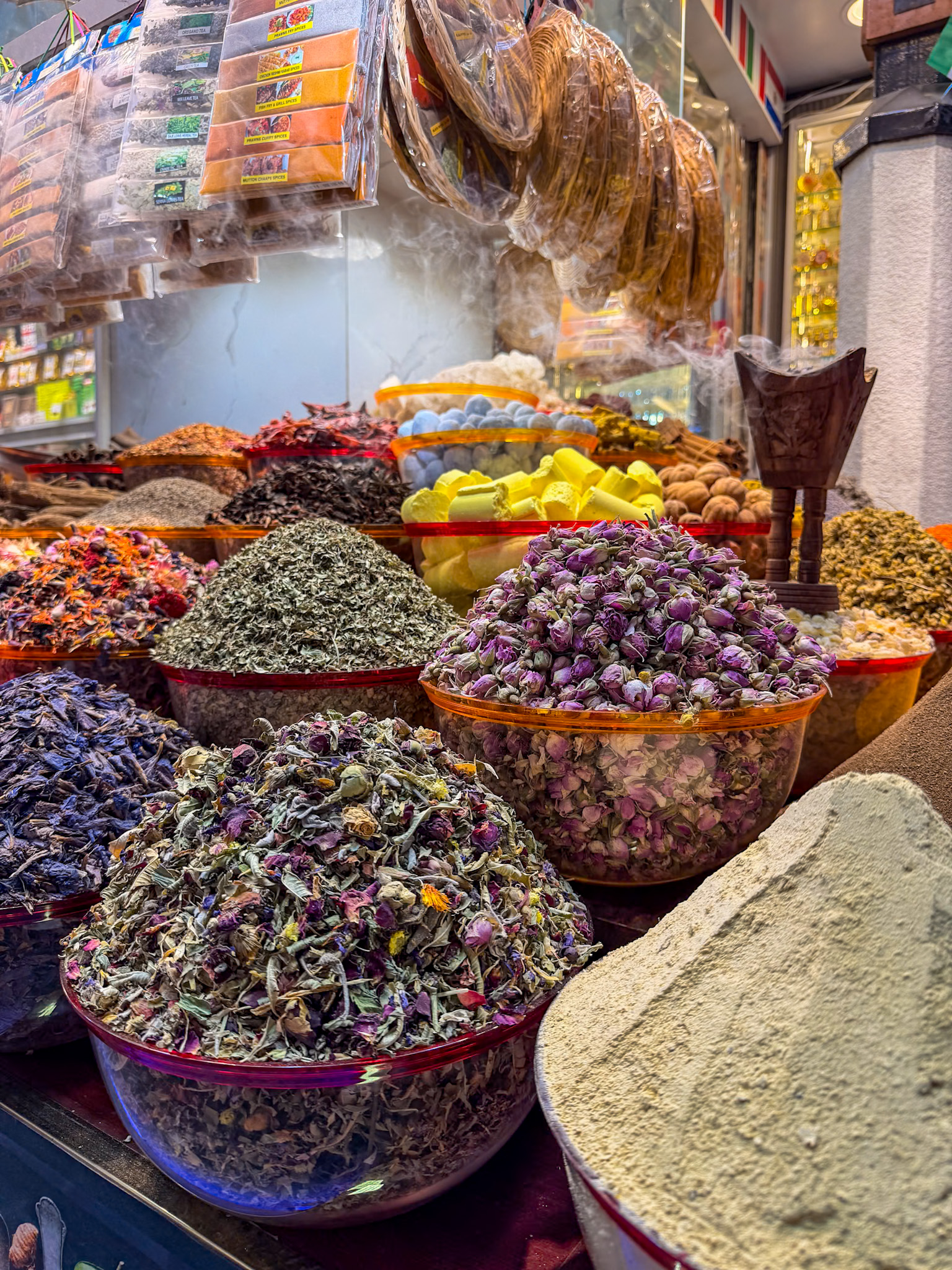 Old Dubai guide shopping on Old Baladiya Street