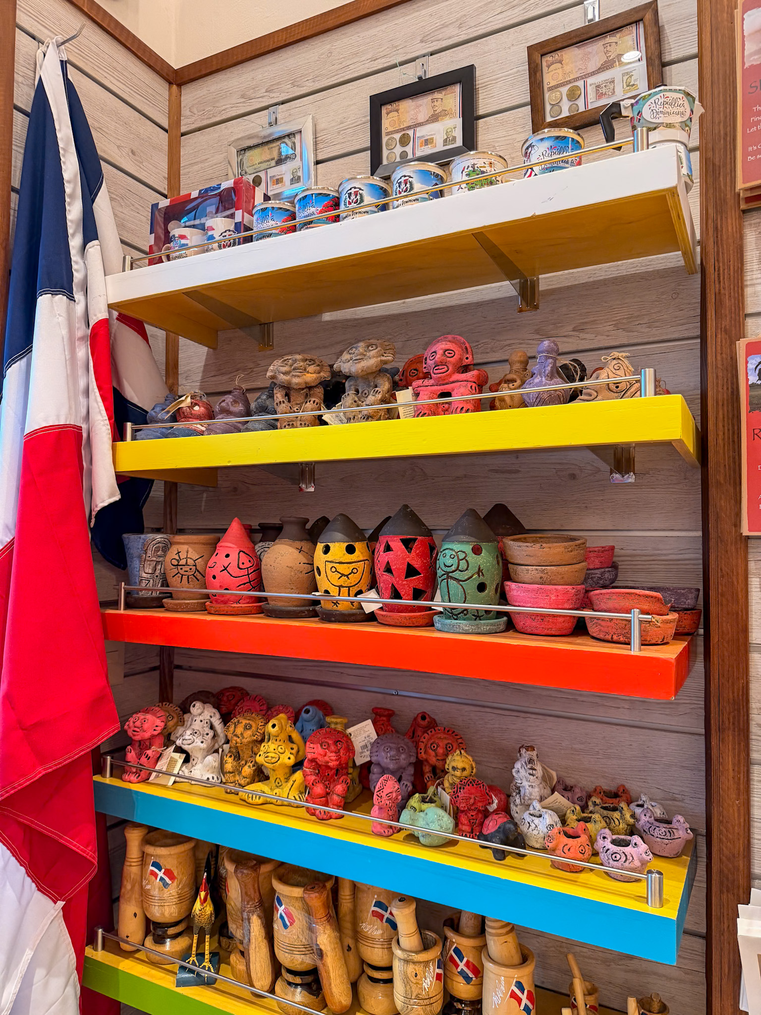 Puerto Plata cruise port guide shopping area with local crafts