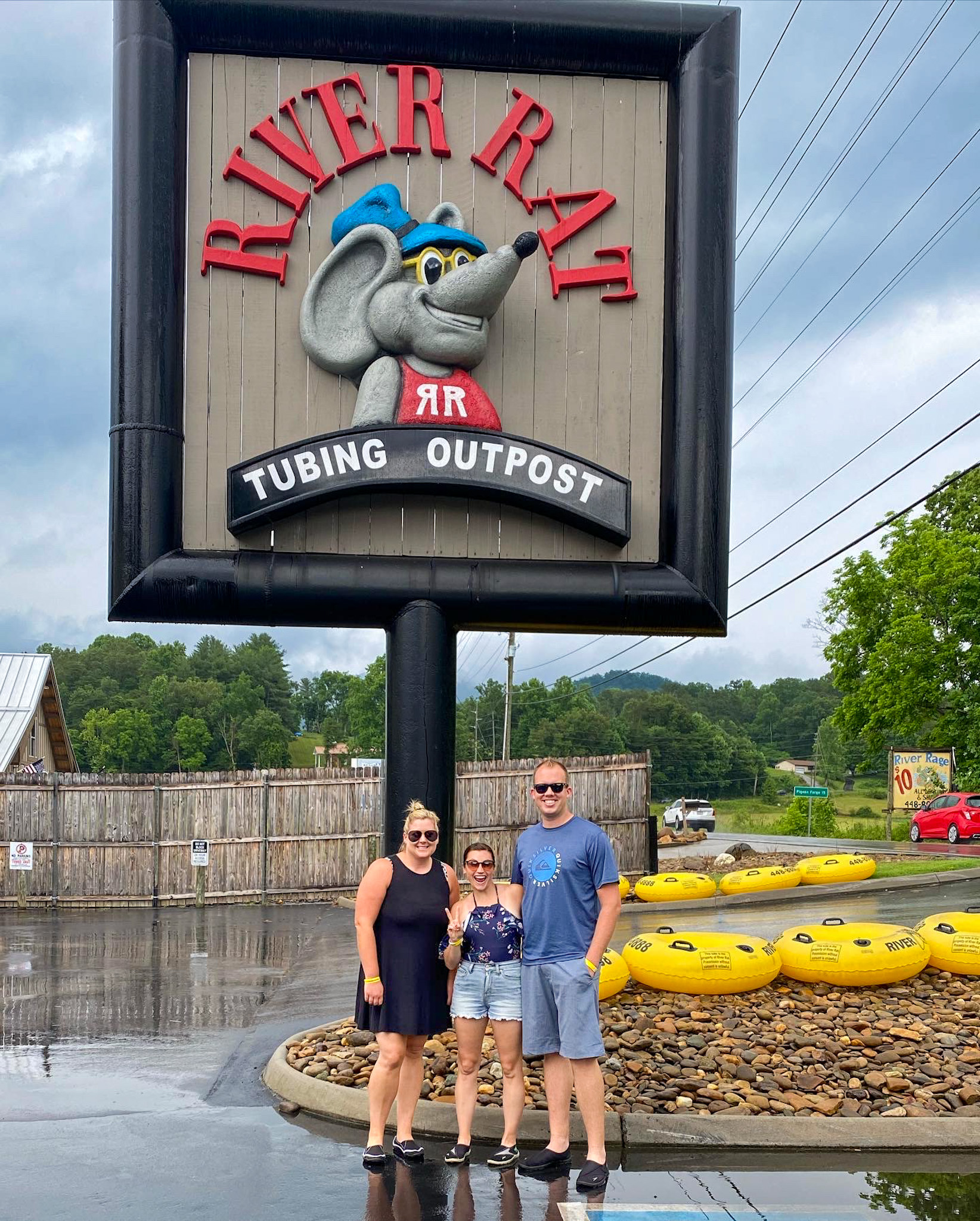 perfect day in Townsend TN River Rat tubing experience