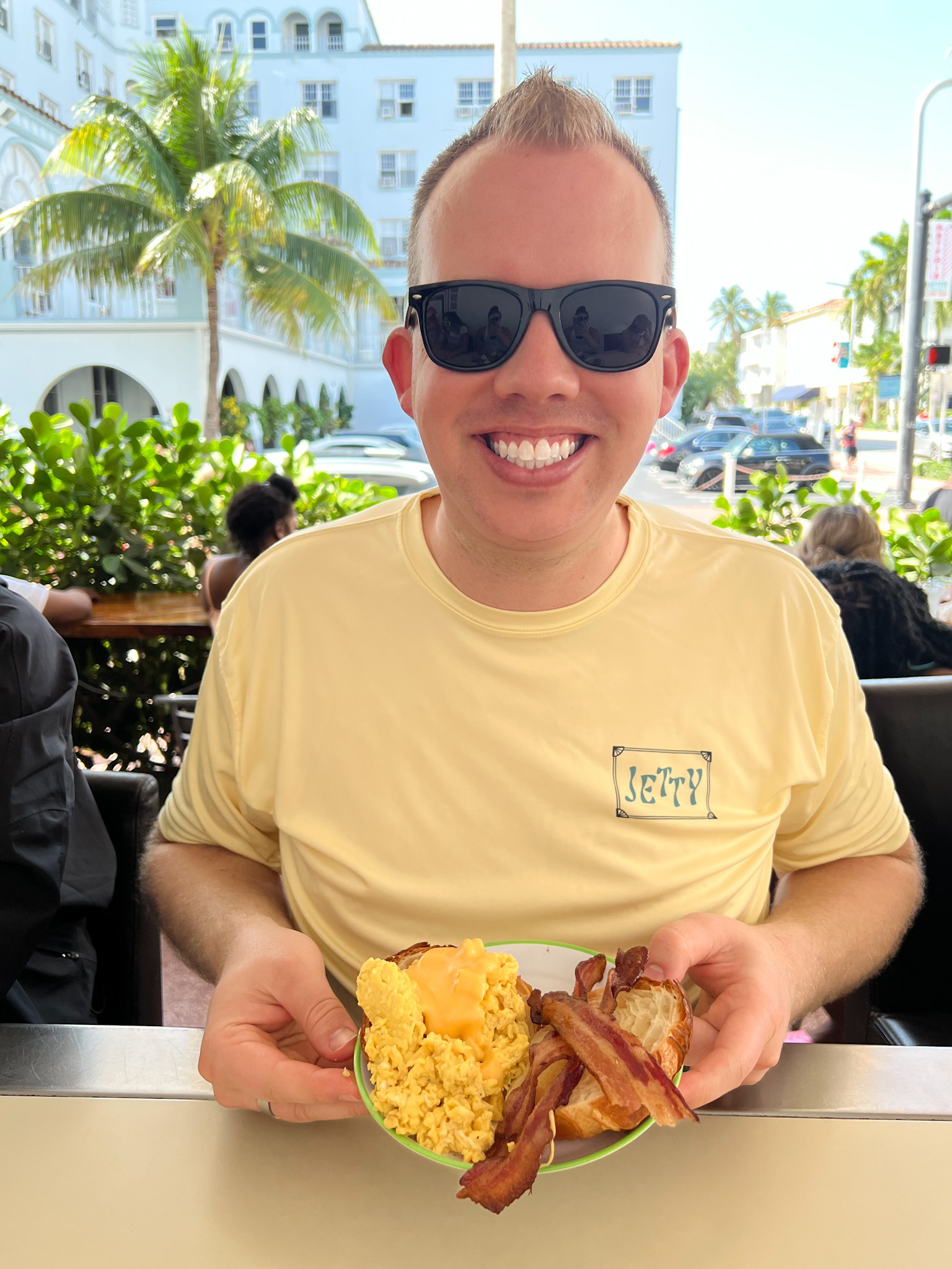 Bacon Bitch Miami Review OG breakfast sandwich on Kings Hawaiian bun