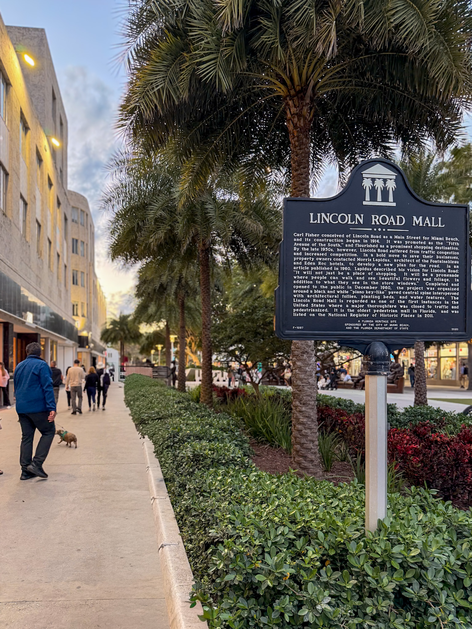 One Week in South Beach itinerary Lincoln Road shopping street