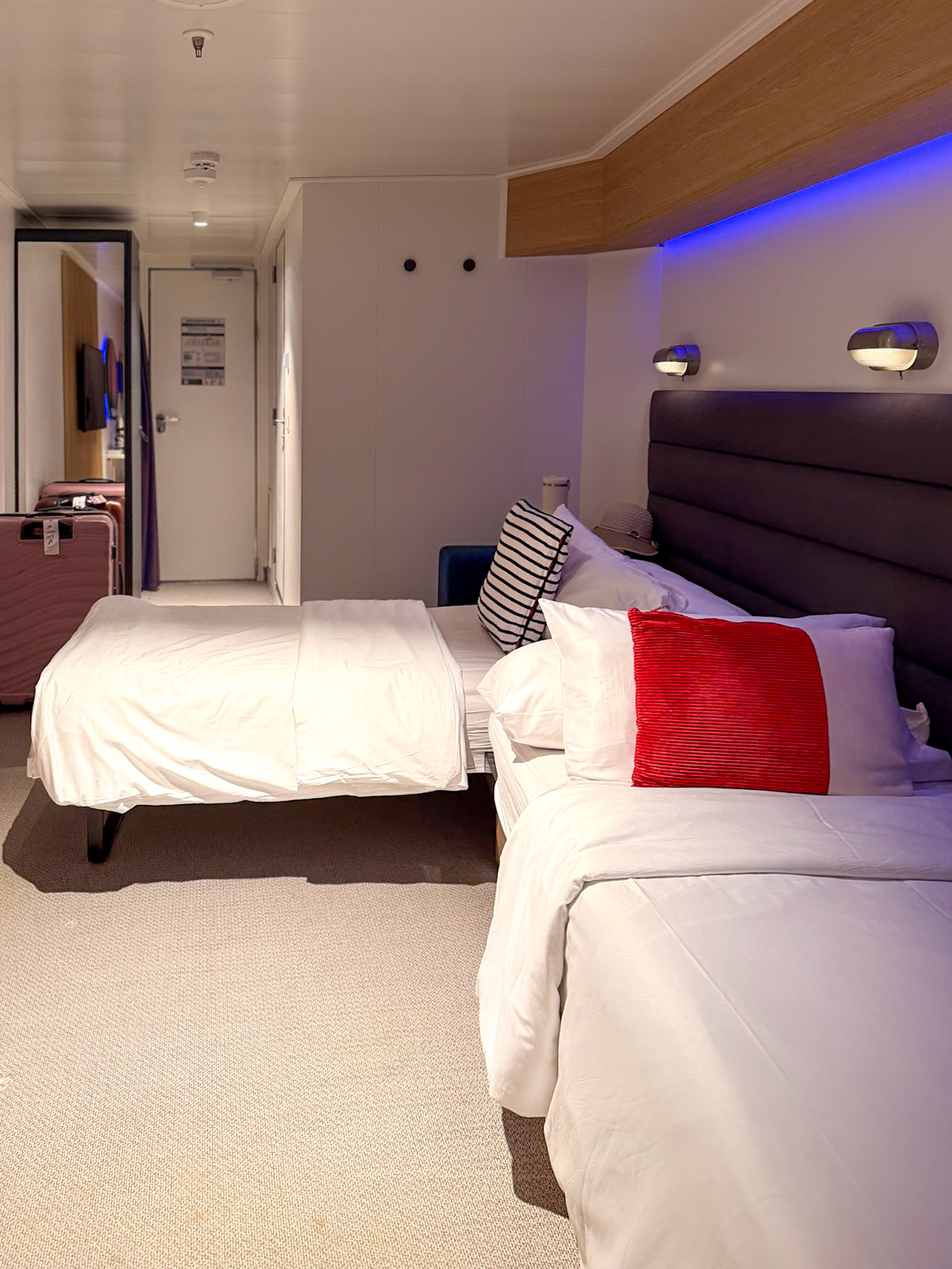 7 random things I’ve discovered on Virgin Voyages split cabin beds