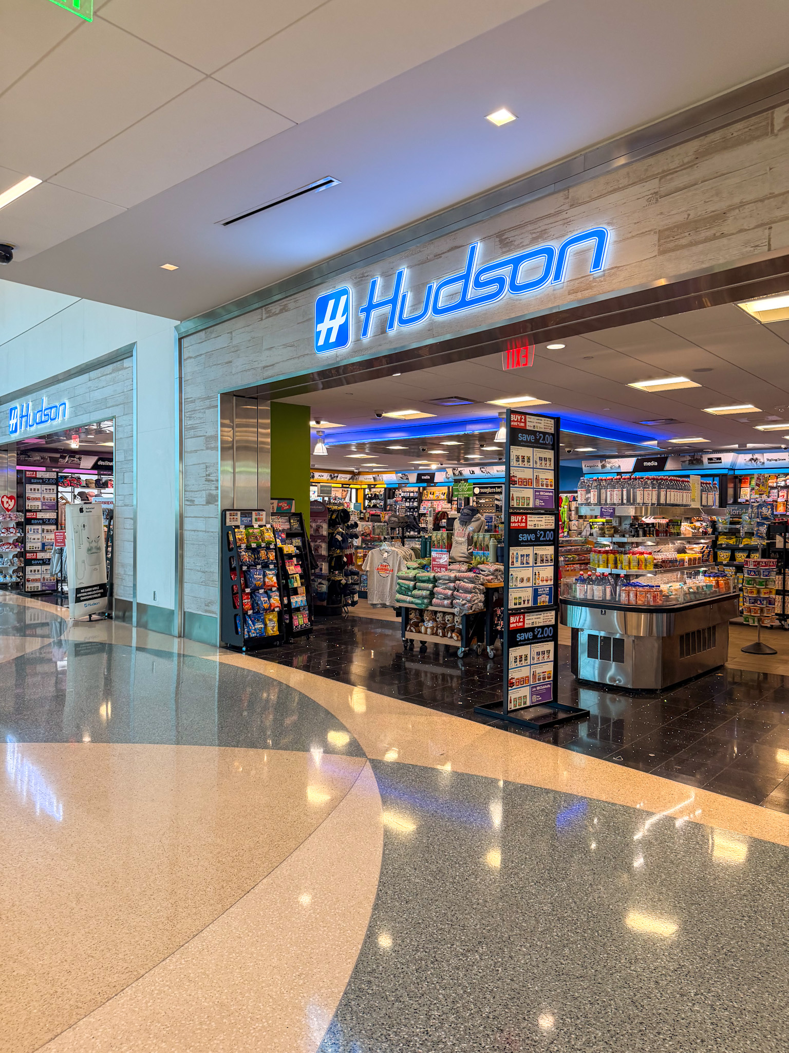 Fort Lauderdale Airport guide entrance to FLL terminal