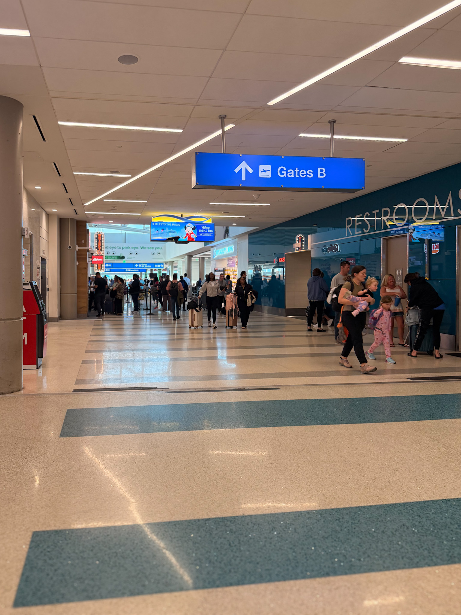 Fort Lauderdale Airport guide security and gate seating area