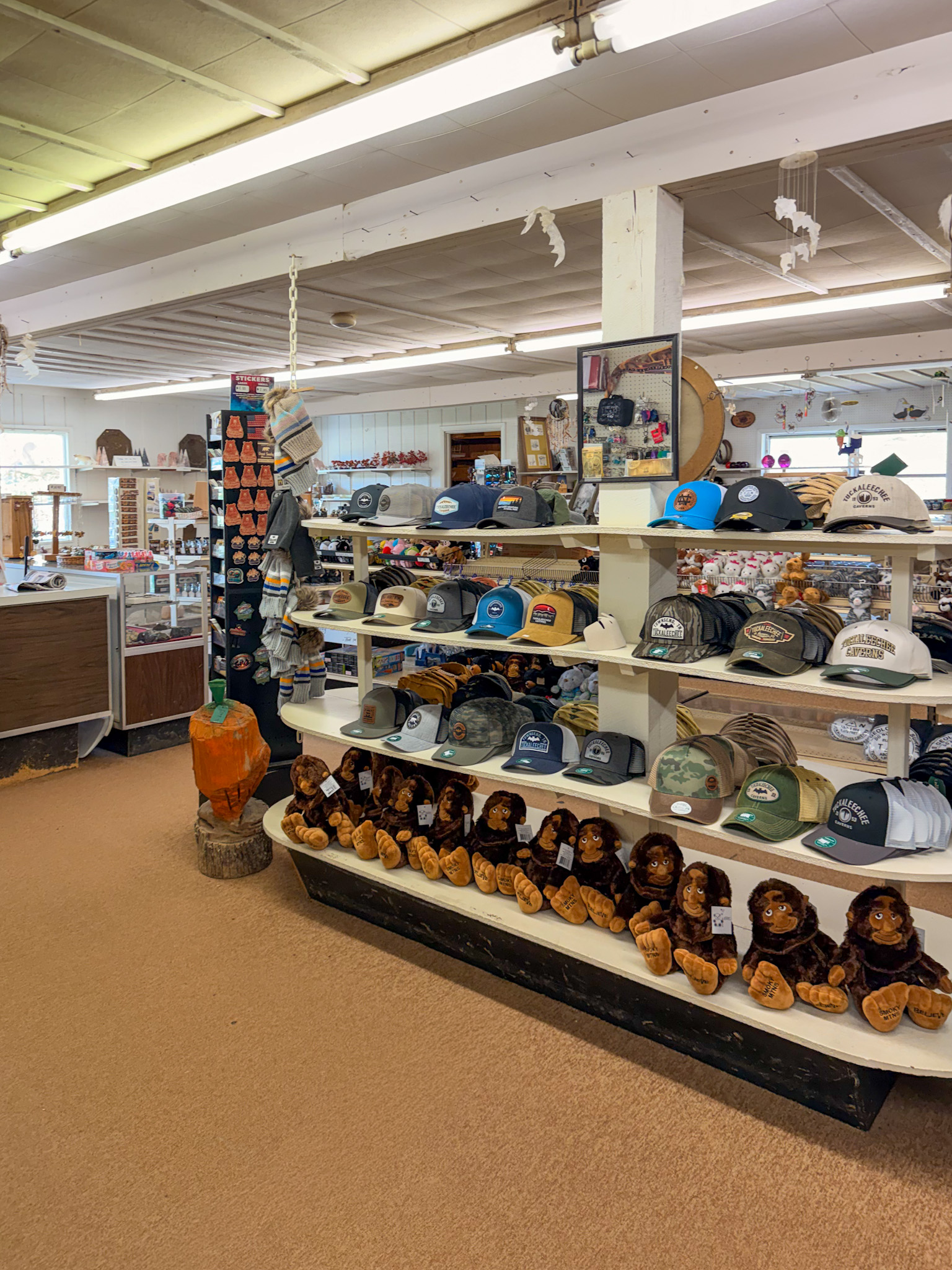 Tuckaleechee Caverns Townsend TN entrance and gift shop
