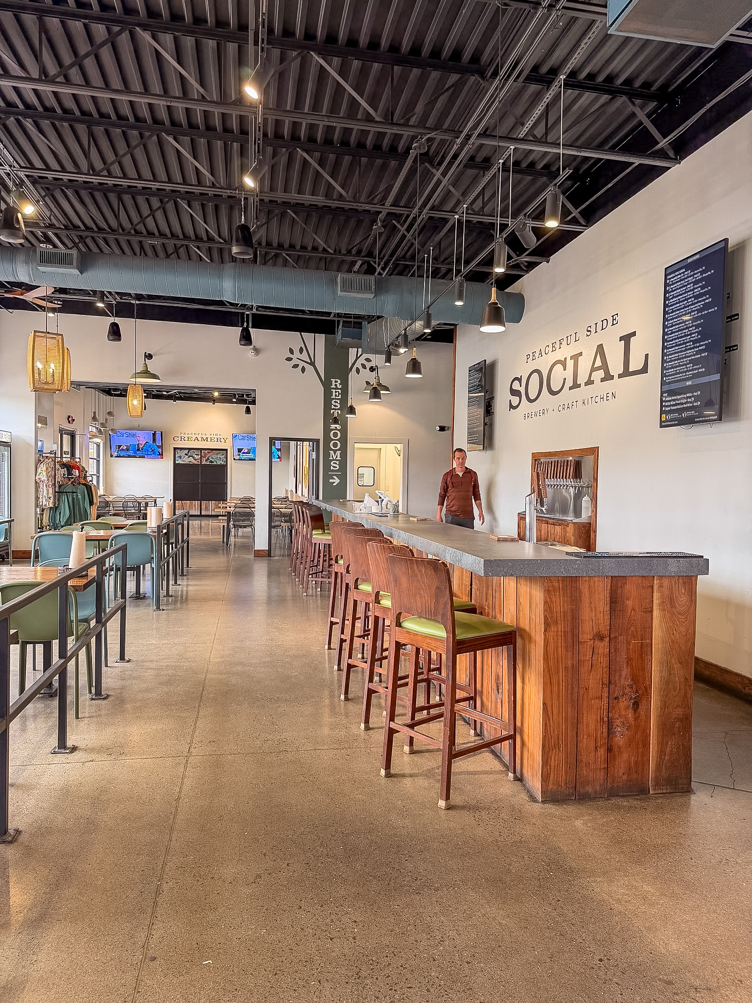 Peaceful Side Social Townsend review restaurant atmosphere