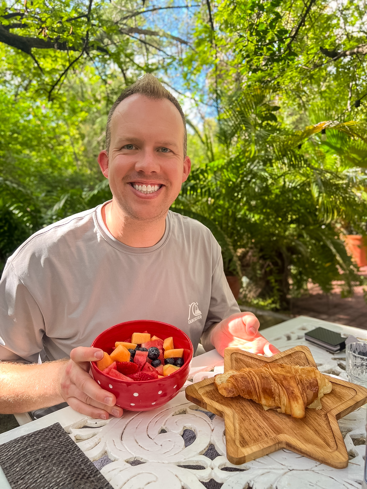 Number Ten Curaçao review featuring chicken and waffles dish close up