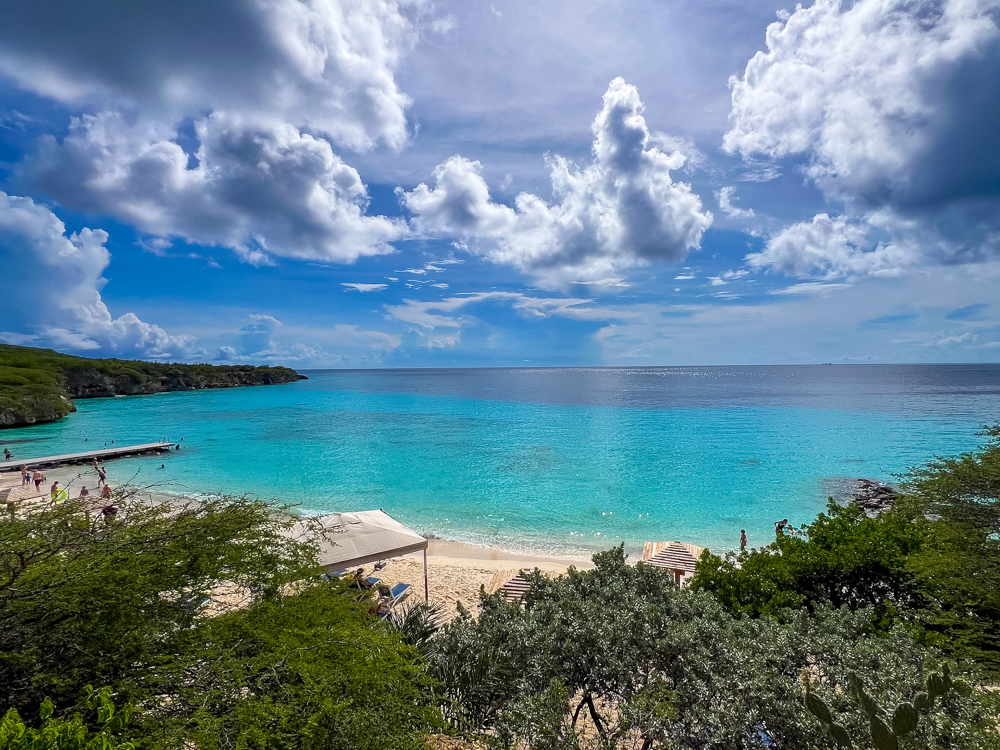 Playa Porto Mari Curaçao beach view from parking lot