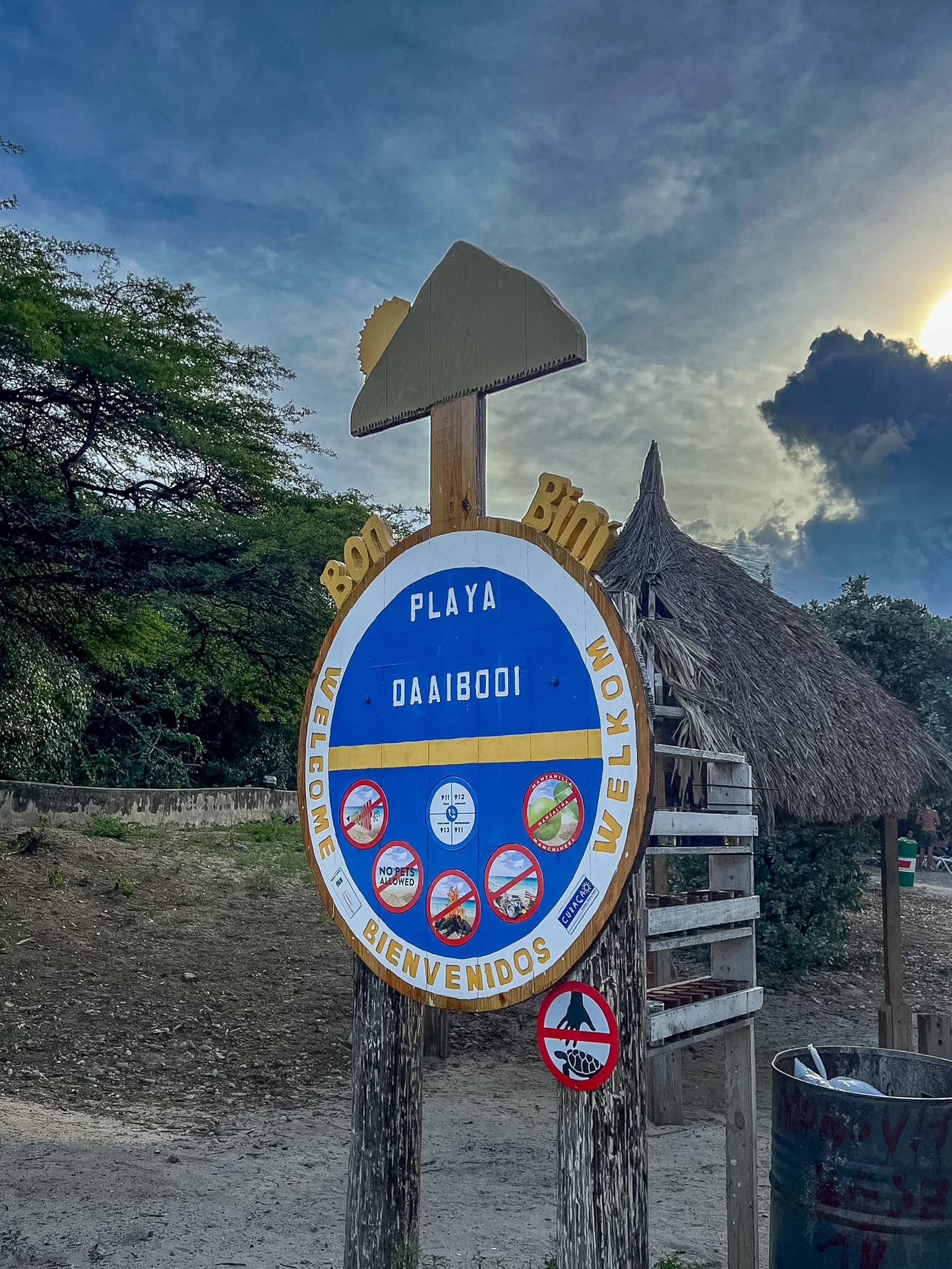 DaaiBooi Beach Curaçao sign
