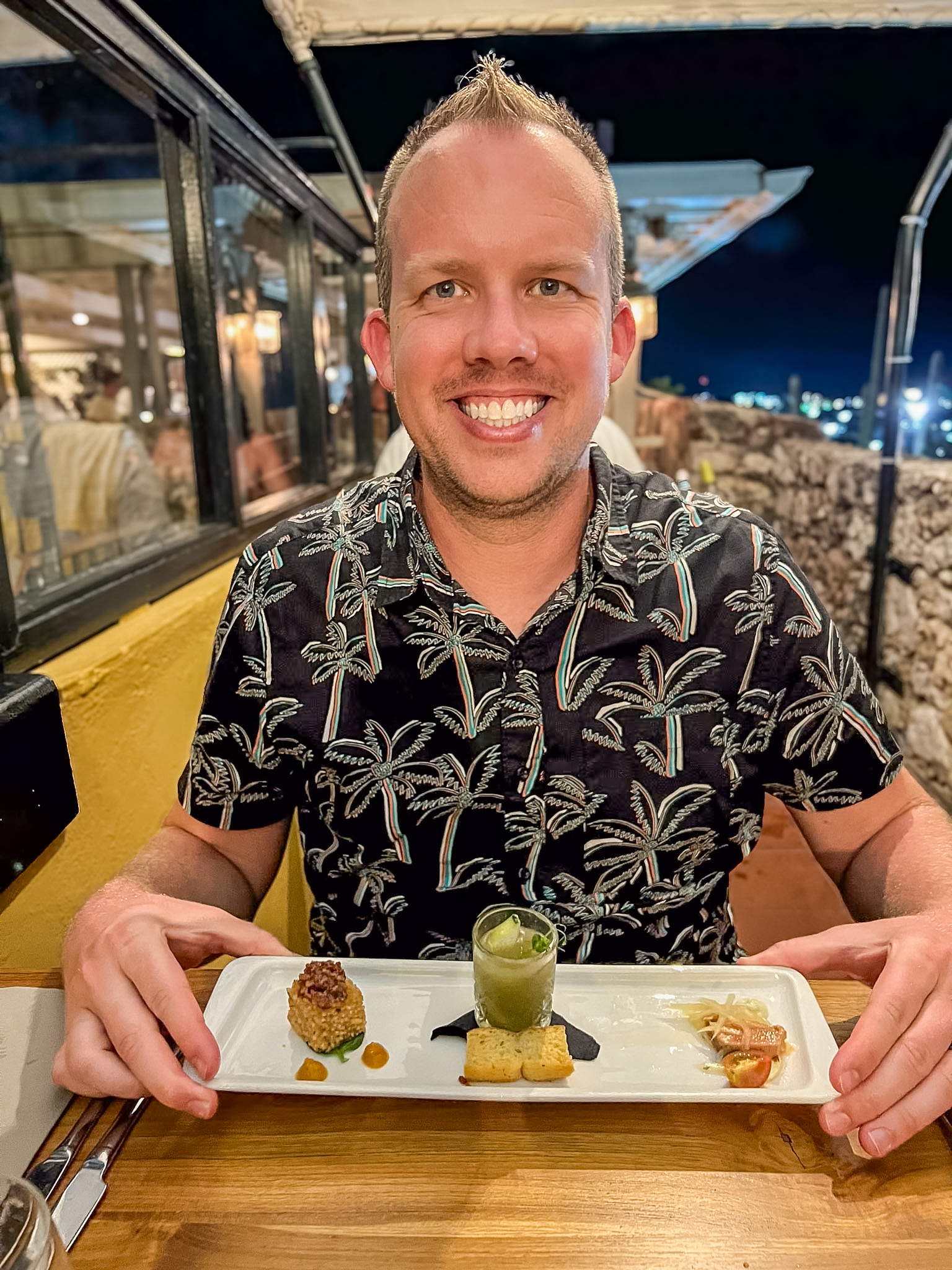 best dinner restaurants in Curaçao Fort Nassau view at night