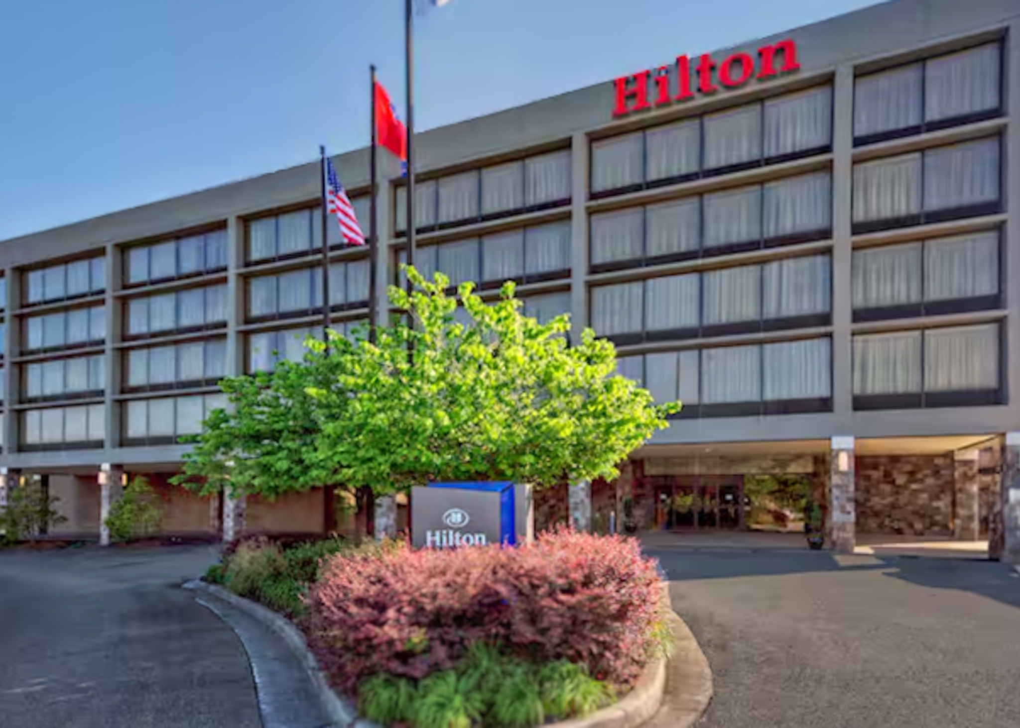 Knoxville Airport Guide photo of Hilton Knoxville Airport Hotel
