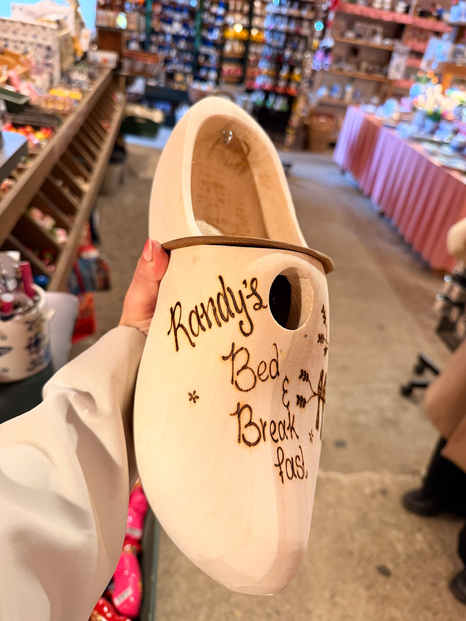 cheese farm Netherlands souvenir shop with Dutch clogs and gifts