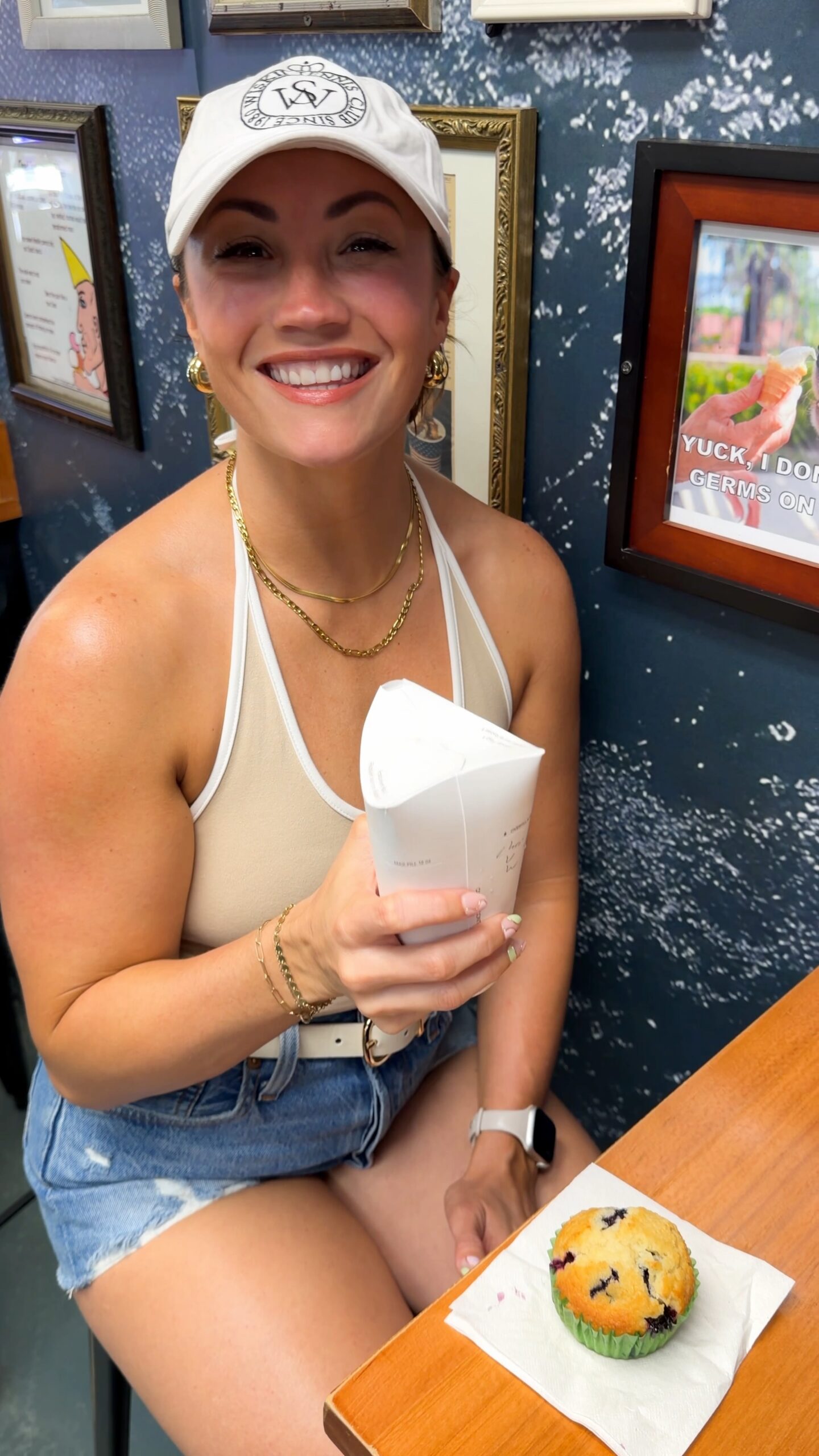 Best breakfast in Key West coffee shop with iced chai latte and iced mocha