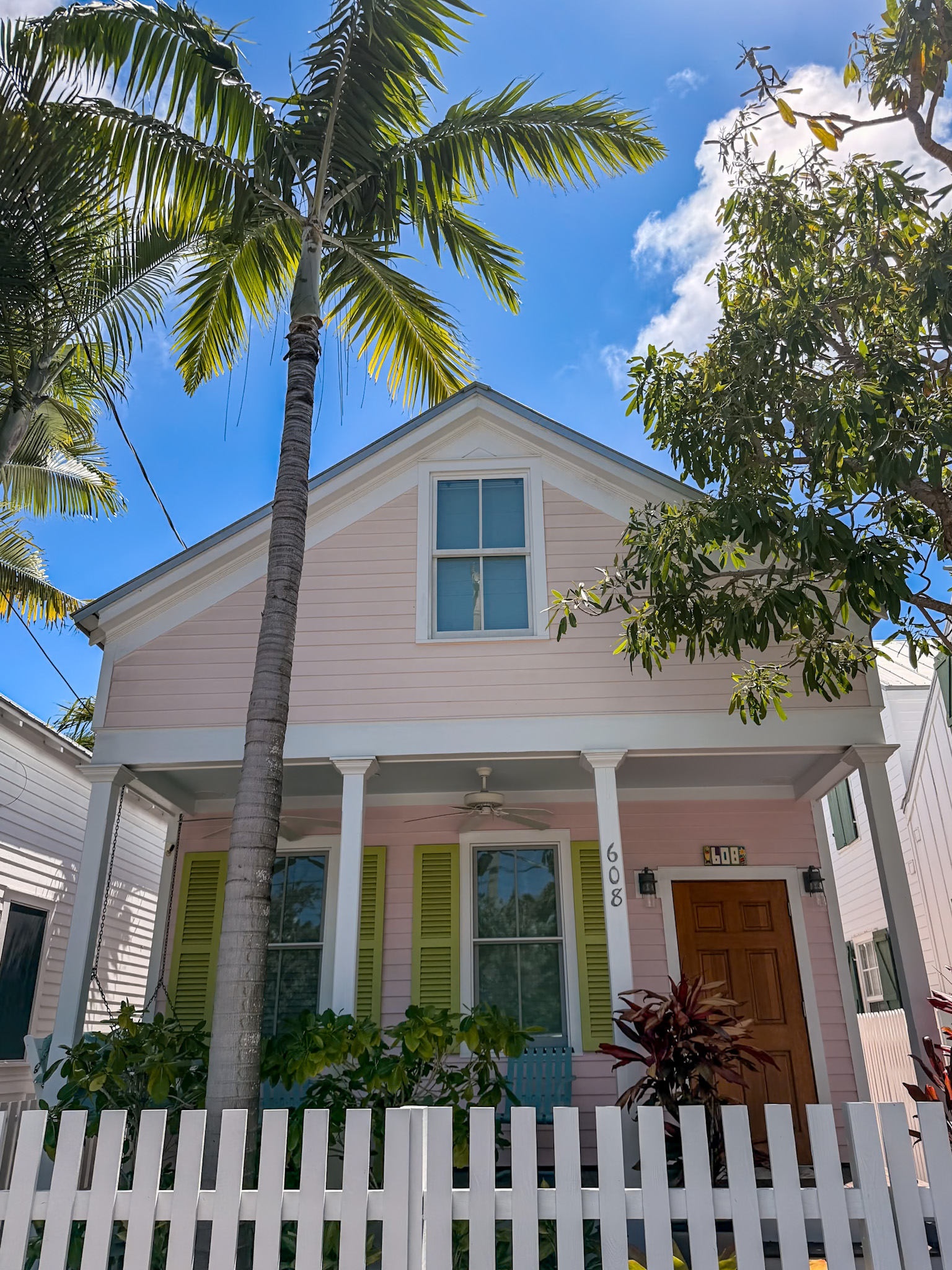 Best photo spots in Key West near Grinnell Street by the Key West Cemetery