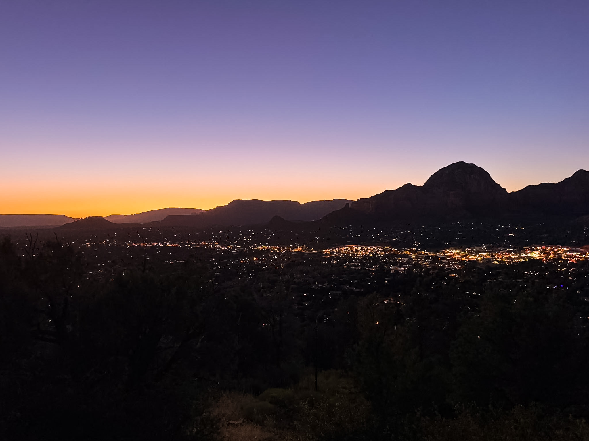 Best sunset spots in Sedona overlooking the red rocks from Airport Mesa Scenic Overlook